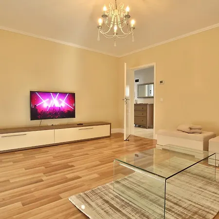 Ada Homes B6